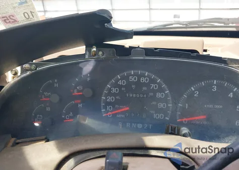 1998 Ford F-150 Lariat/Standard/Xl/Xlt from USA, damaged, VIN 1FTZX17W3WKC19311